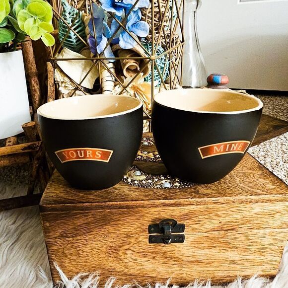 New VTG Baileys Irish Cream Yours & Mines Moni Dessert Bowls. - Picture 4 of 16